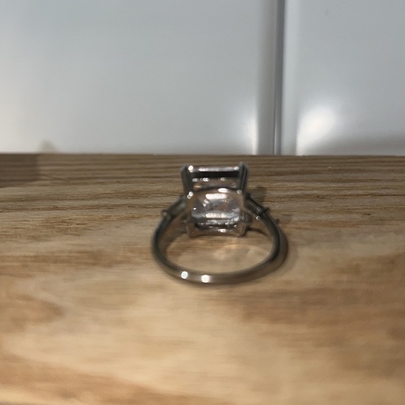 New! Beautiful ring - Picture 5 of 6